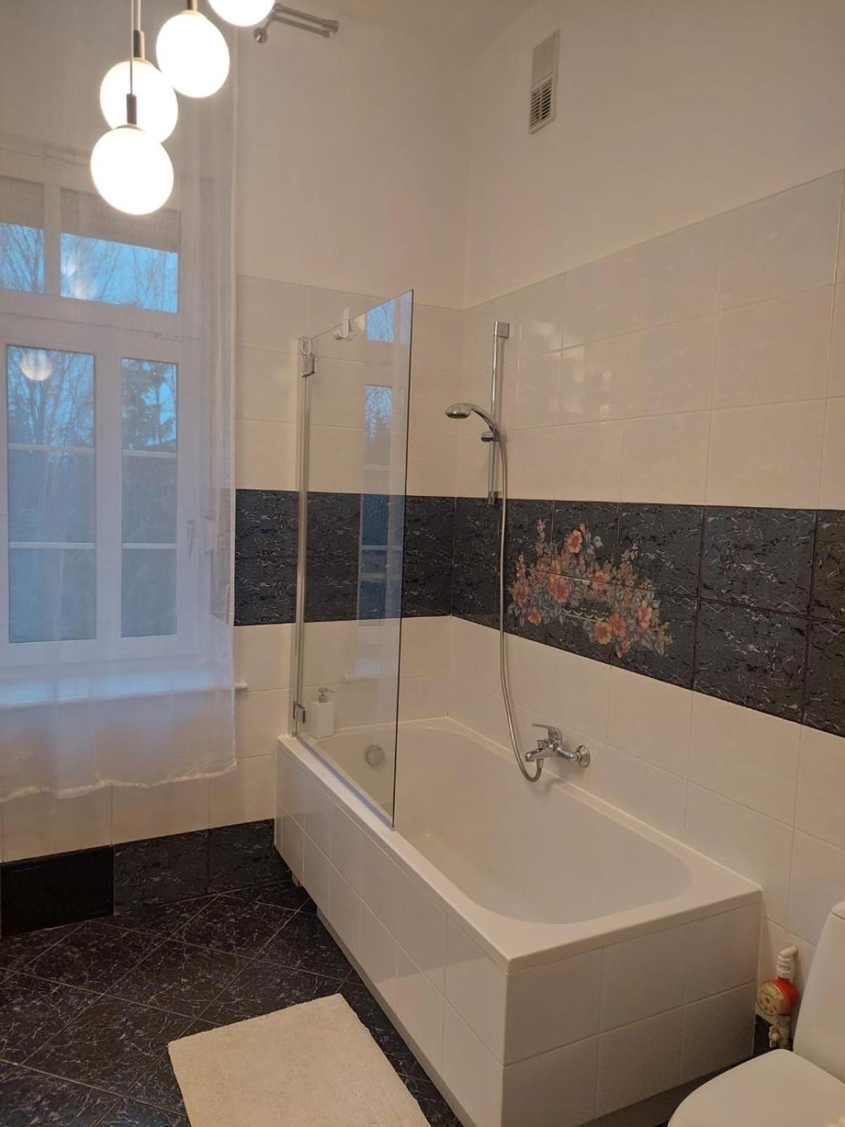 Szwajcarka Willa Z Sauna I Jacuzzi กูโดวาสโดรยจ์ ภายนอก รูปภาพ