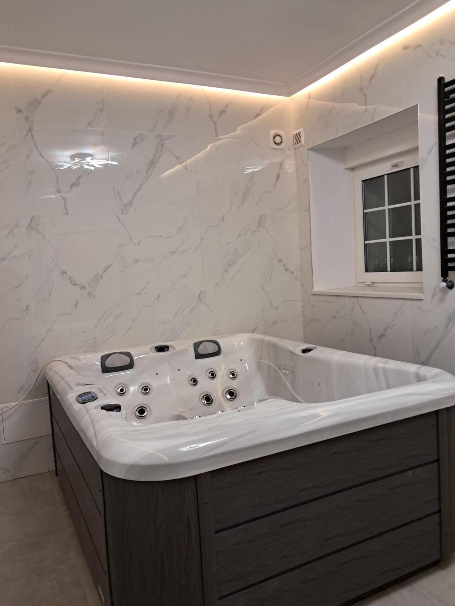 Szwajcarka Willa Z Sauna I Jacuzzi กูโดวาสโดรยจ์ ภายนอก รูปภาพ